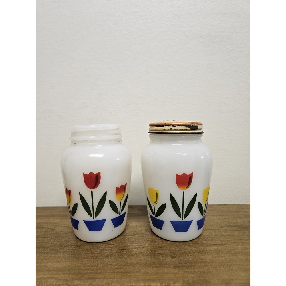 Vintage Fire King Anchor Hocking TULIP Salt And Pepper Shakers 50’s